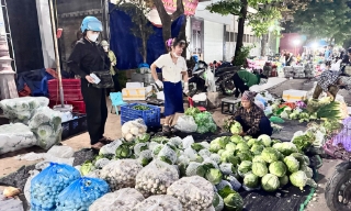 Mưu sinh ở chợ đầu mối